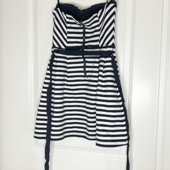 Forever 21 Strapless Black and White Fit and flare Mini Dress Chevron Stripe Med - Picture 3 of 7